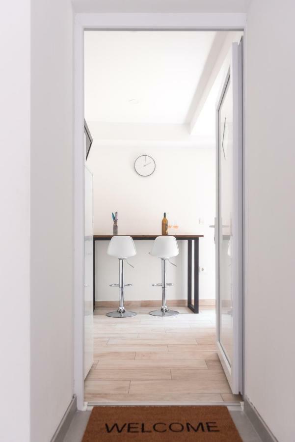 Demix Apartment โคเปร์ ภายนอก รูปภาพ